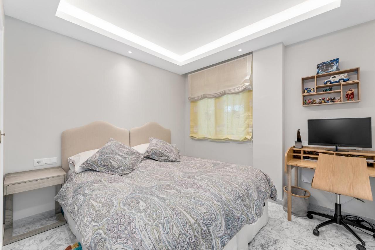 Modern And Large In The Heart Of Puerto Banus