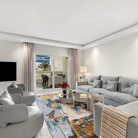 Modern And Large Apartment In The Heart Of Puerto Banus Marbella Exterior photo