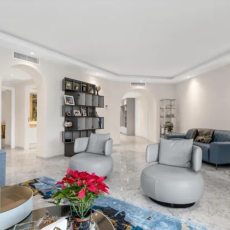 Modern And Large Apartment In The Heart Of Puerto Banus Marbella Exterior photo