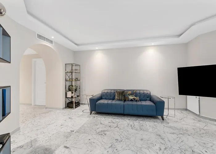 Modern And Large Apartment In The Heart Of Puerto Banus
