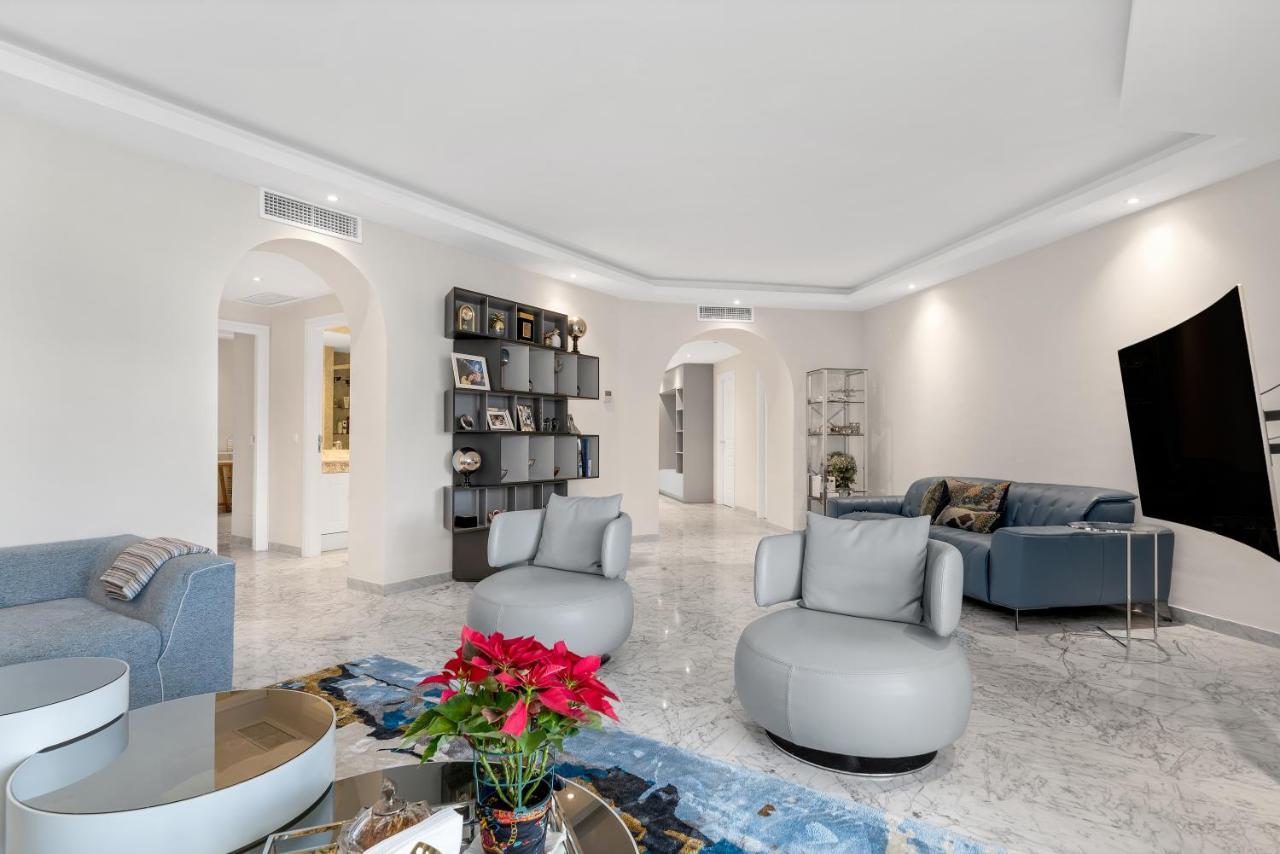 Apartment Modern And Large In The Heart Of Puerto Banus Marbella